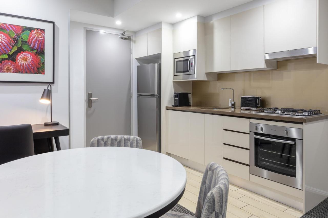 Meriton Suites North Ryde Сидни Екстериор снимка A typical kitchen in a serviced apartment