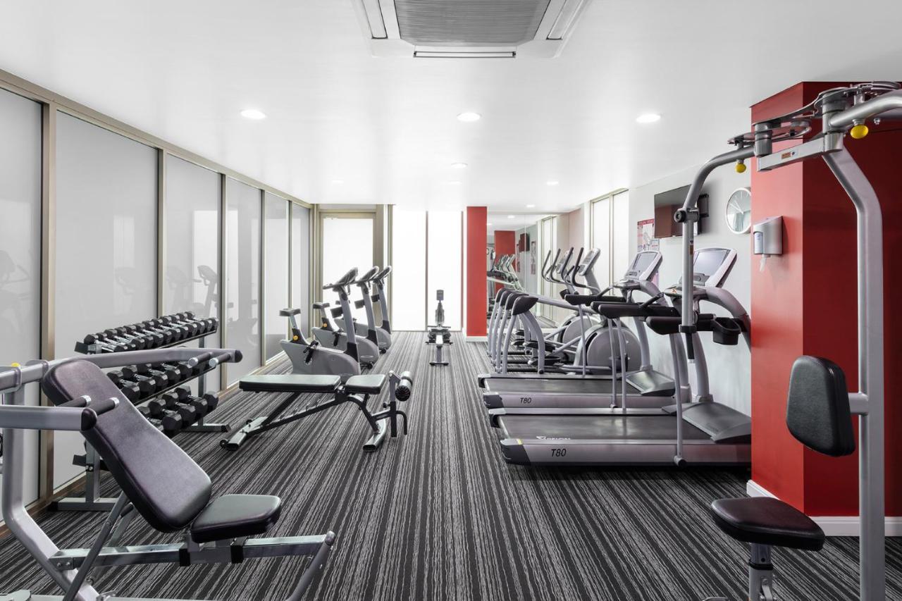 Meriton Suites North Ryde Сидни Екстериор снимка The gym at the hotel