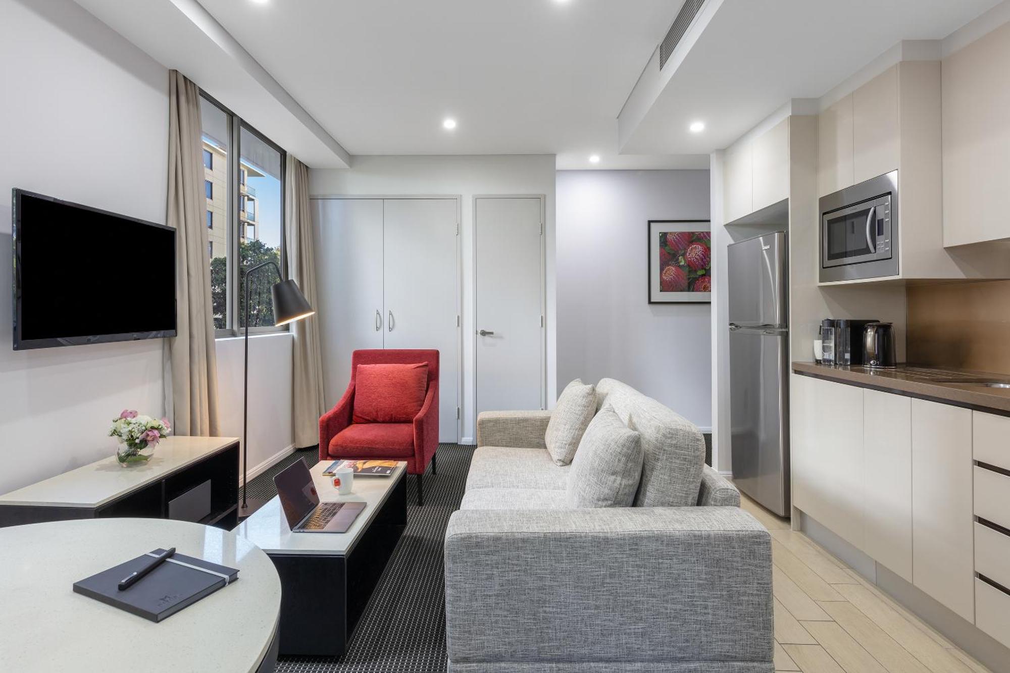 Meriton Suites North Ryde Сидни Екстериор снимка A typical apartment at the hotel